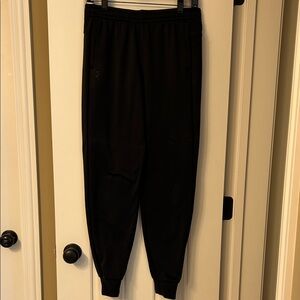 Under Armor Boy’s Black Jogger Pants (XL)